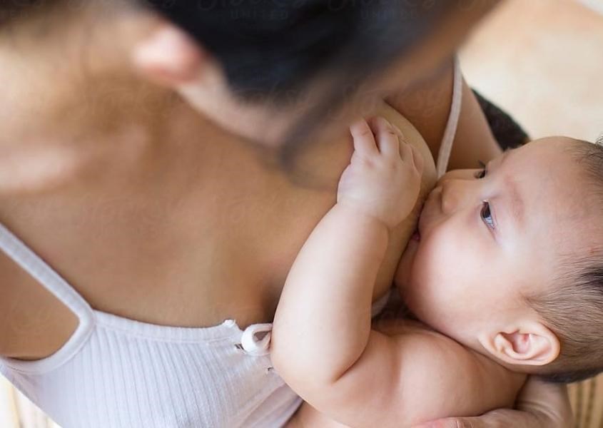 Sữa mẹ vẫn là sự lựa chọn phát triển toàn diện tốt nhất cho bé
