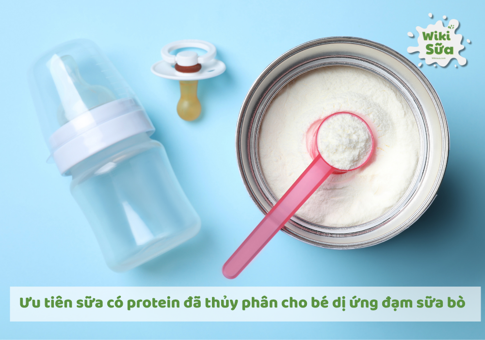 Chọn sữa phù hợp cho bé bị dị ứng đạm bò