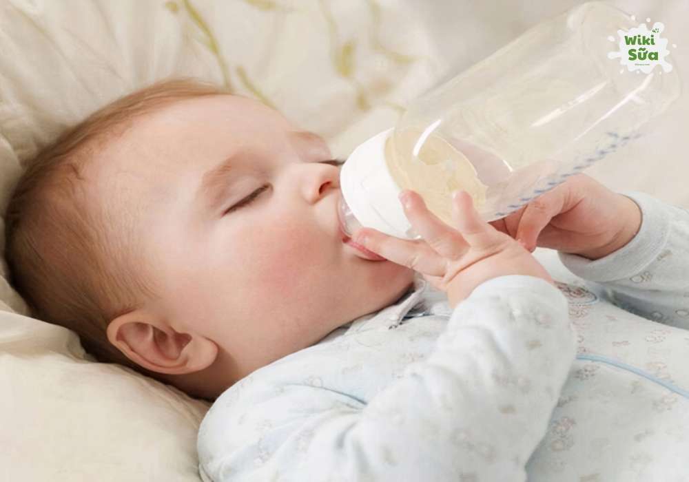 Uống sữa sai thời điểm ảnh hưởng đến tiêu hóa và tăng trưởng của bé